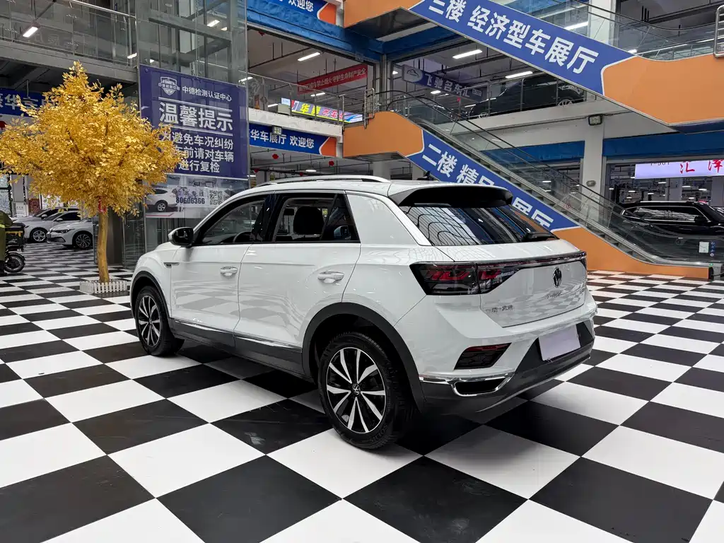 Volkswagen T-Roc 2023