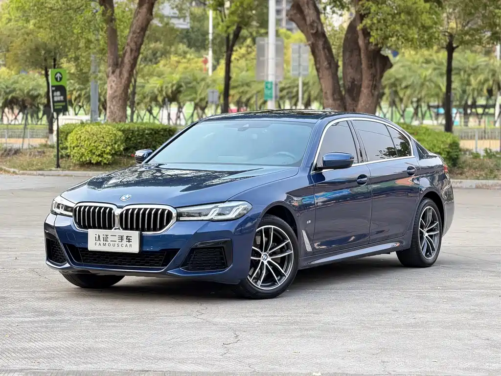 BMW 5 Series 2022 — фото 1