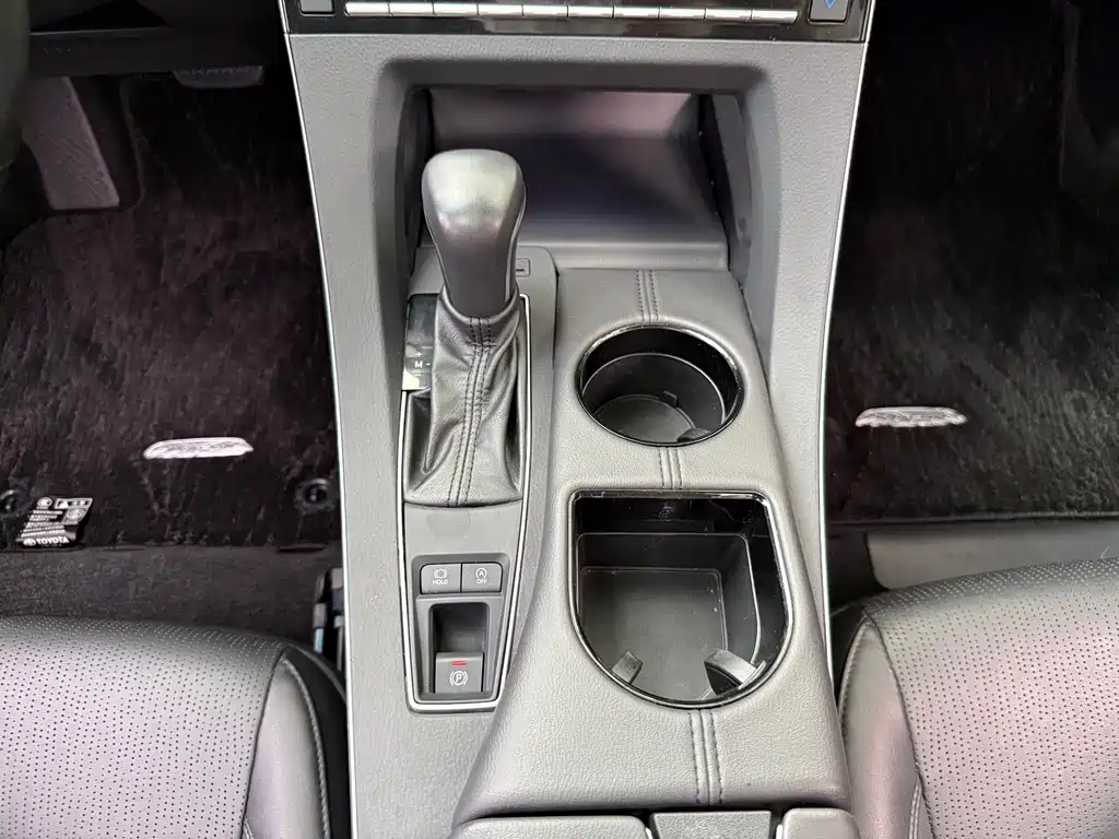 Toyota Avalon 2020 — фото 13
