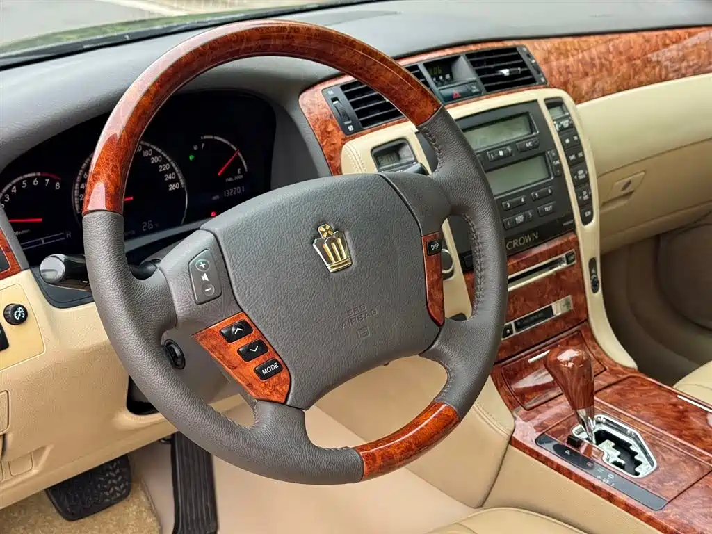 Toyota Crown 2006 — фото 10