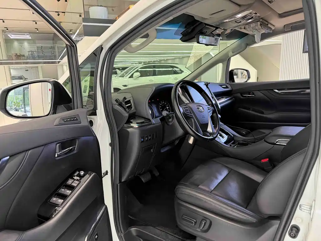 Toyota Vellfire 2021