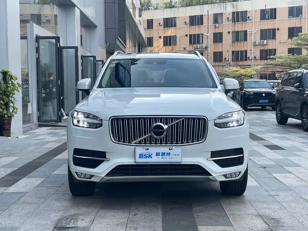 Volvo XC90 2018 — фото 2