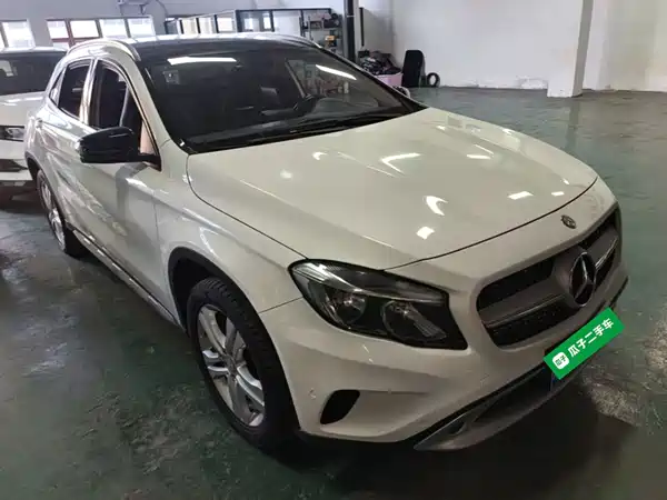 Mercedes-Benz GLA 2015