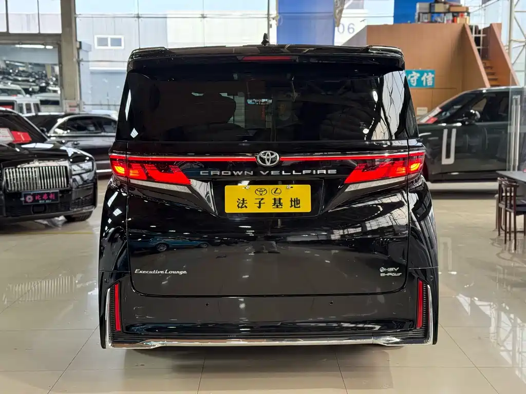 Toyota Vellfire 2024 — фото 22