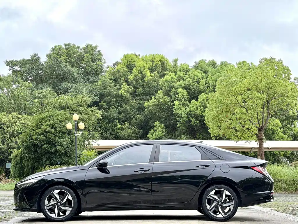 Hyundai Elantra 2020