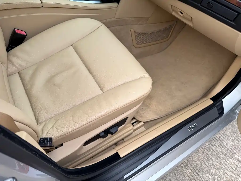 BMW 5 Series 2010 — фото 23