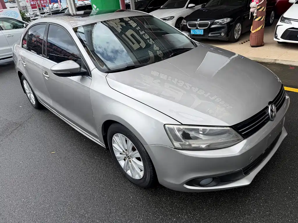 Volkswagen Sagitar 2014