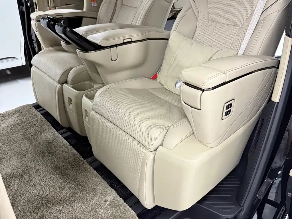 Toyota Alphard 2024