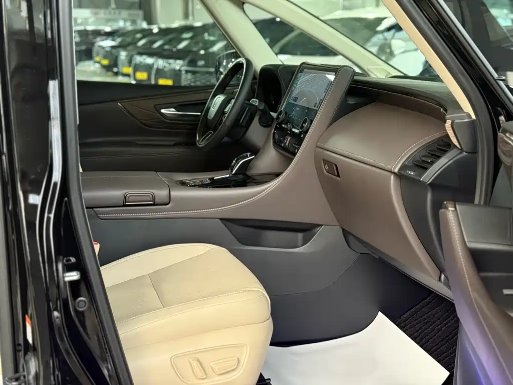 Toyota Vellfire 2024 — фото 18