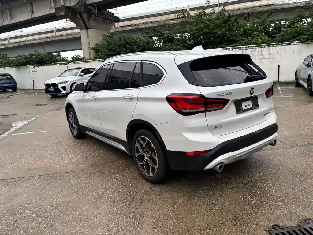 BMW X1 2022 — фото 8