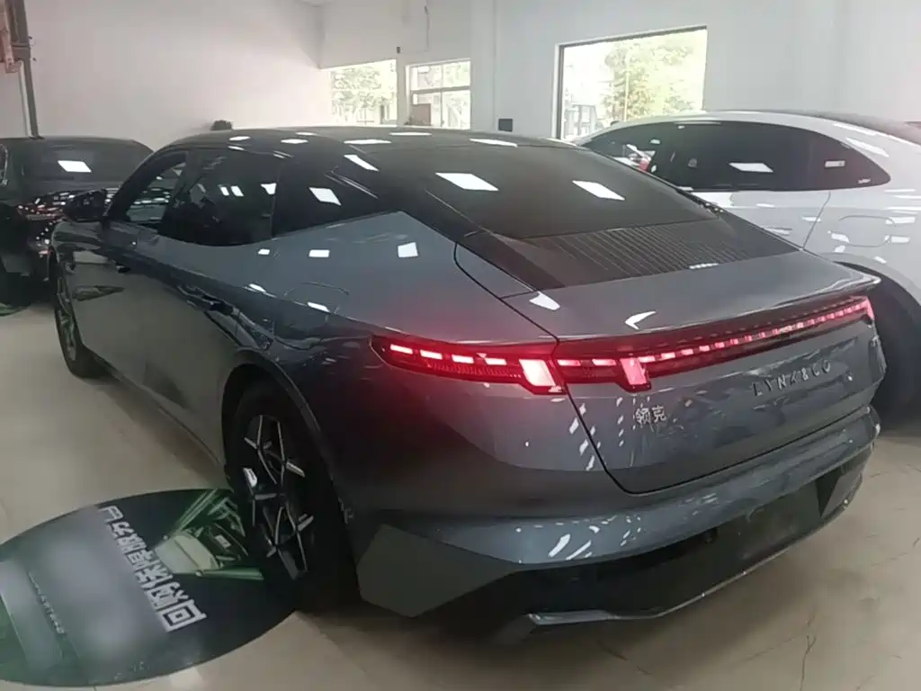Lynk & Co Z10 2025