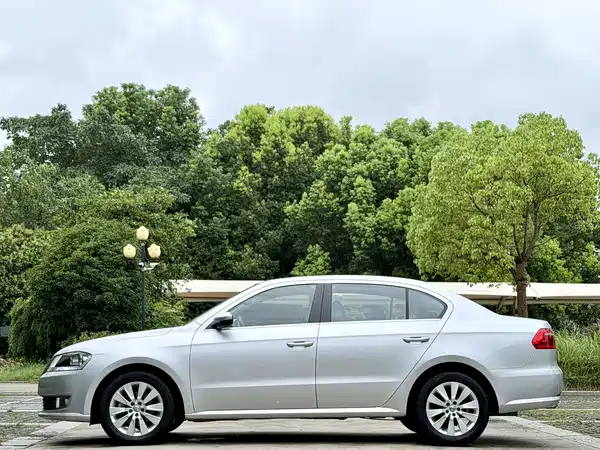 Volkswagen Lavida 2015