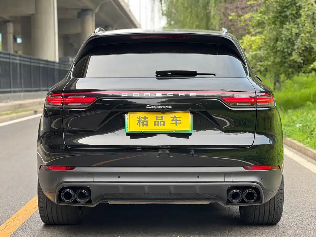 Porsche Cayenne Hybrid 2022