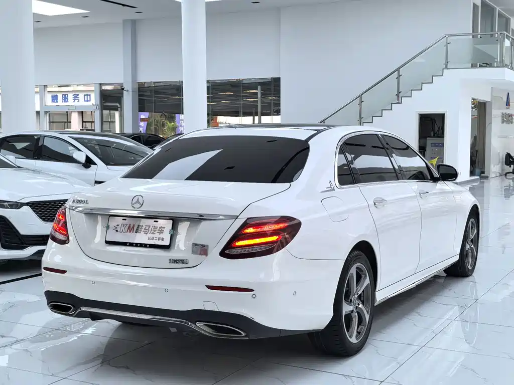 Mercedes-Benz E-Class 2018 — фото 15