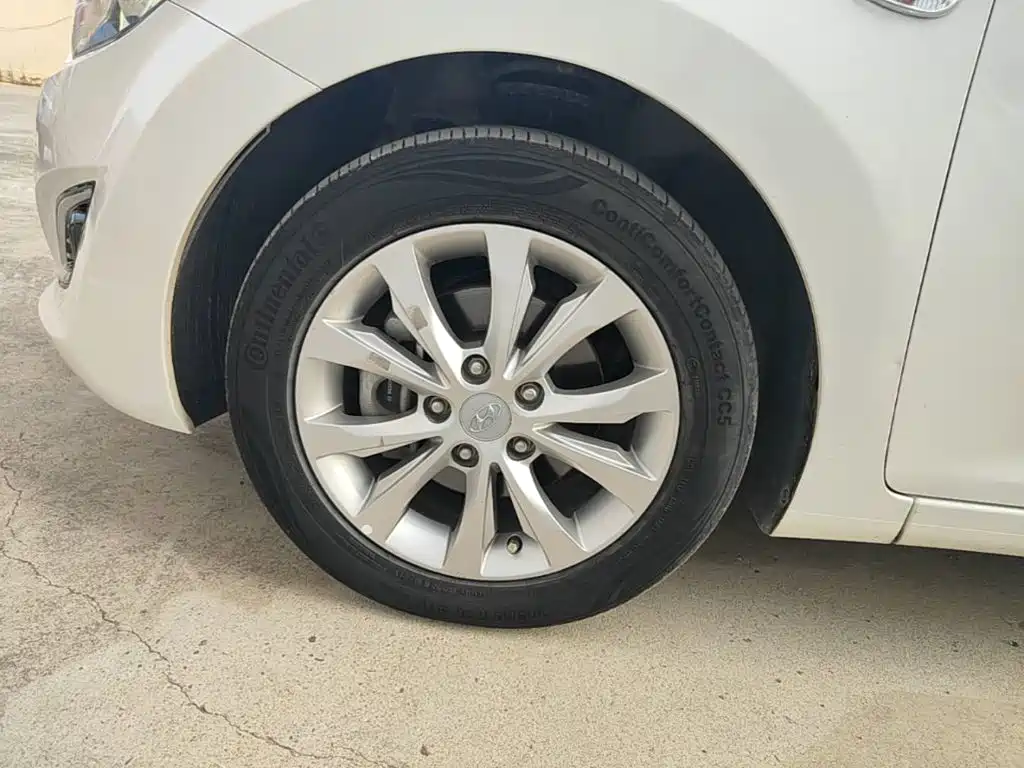 Hyundai Elantra Langdong 2017 — фото 25