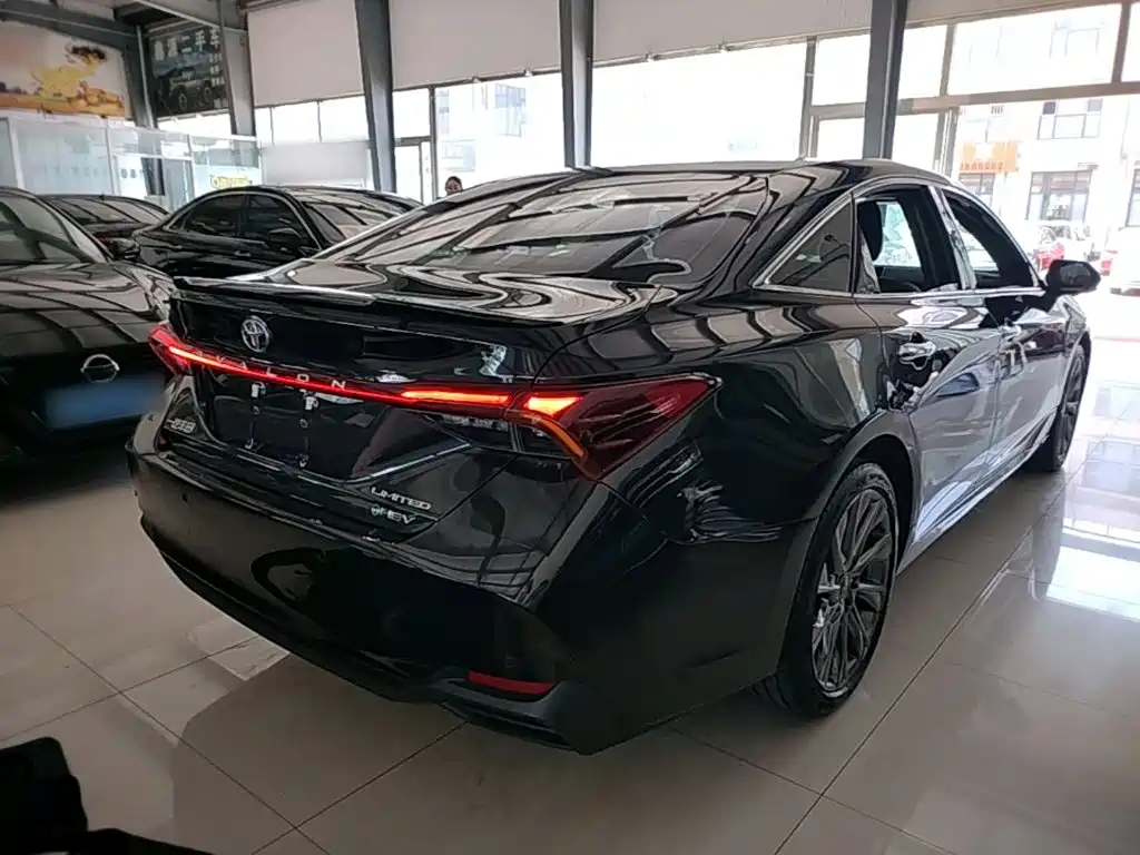 Toyota Avalon 2025