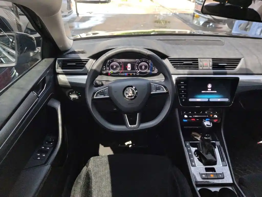 Skoda Superb 2024 — фото 11