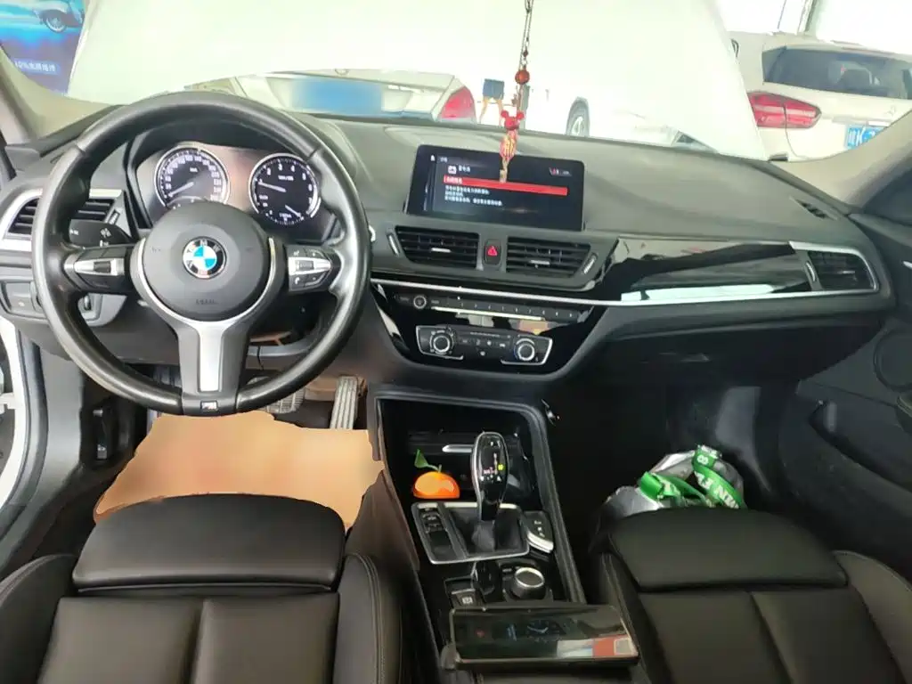 BMW 1 Series 2020 — фото 10