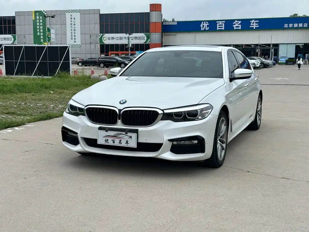 BMW 5 Series 2018 — фото 1