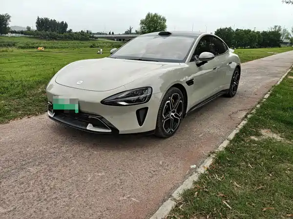 Xiaomi SU7 2025