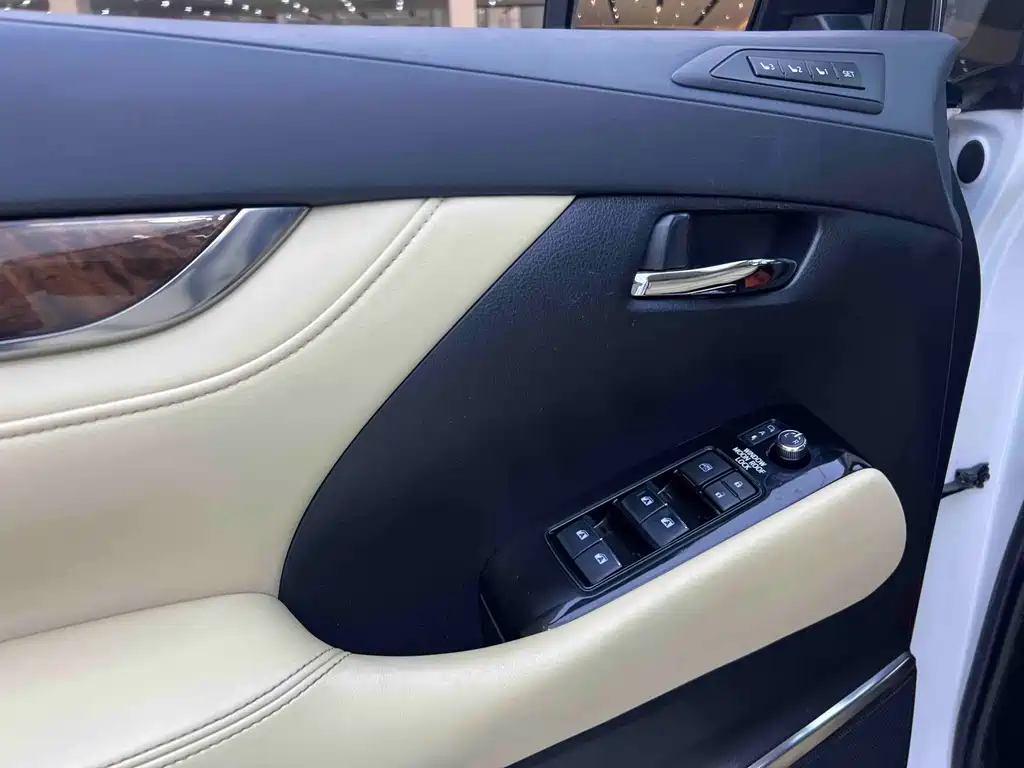 Toyota Alphard 2021 — фото 11