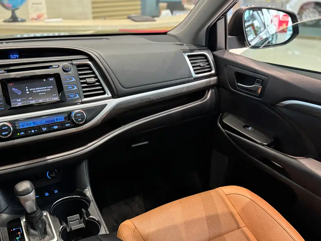 Toyota Highlander 2021 — фото 17