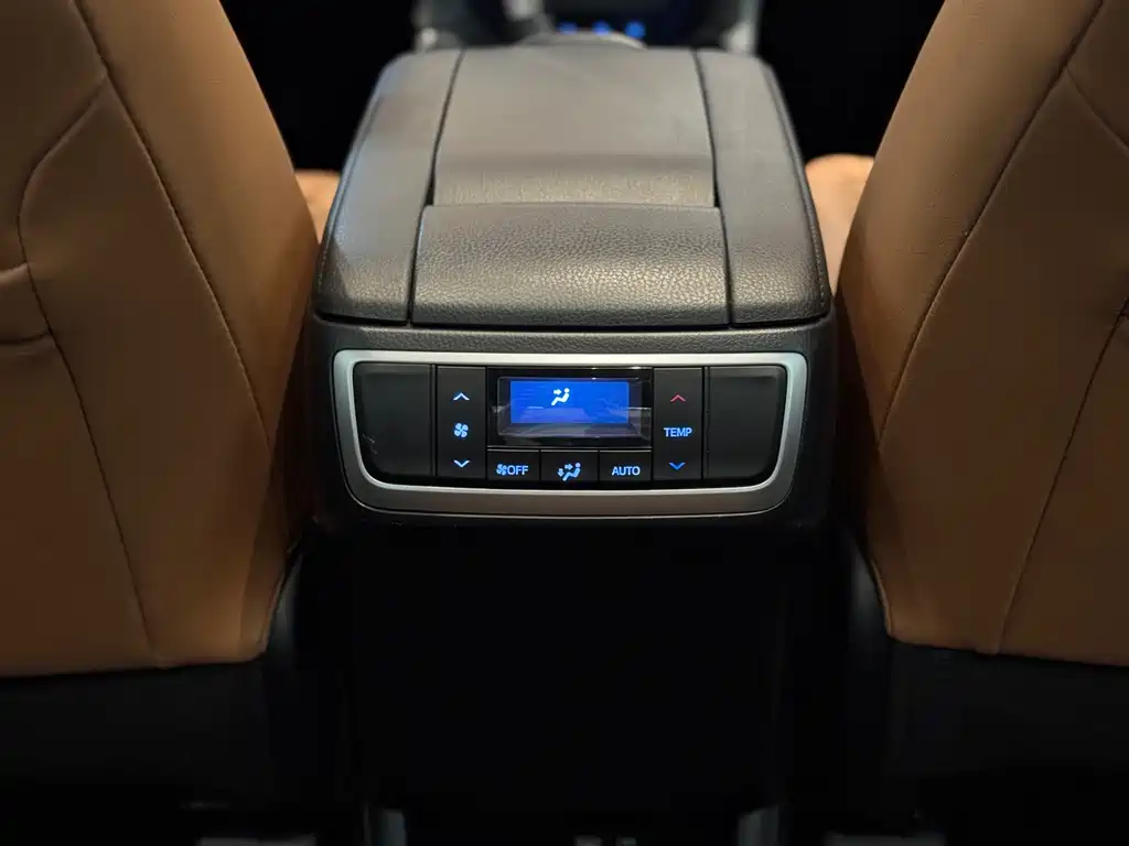 Toyota Highlander 2021 — фото 18