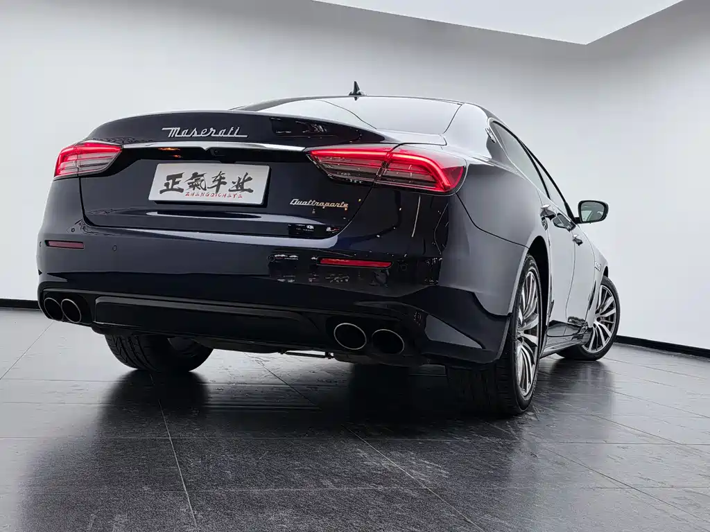 Maserati Quattroporte 2018 — фото 6