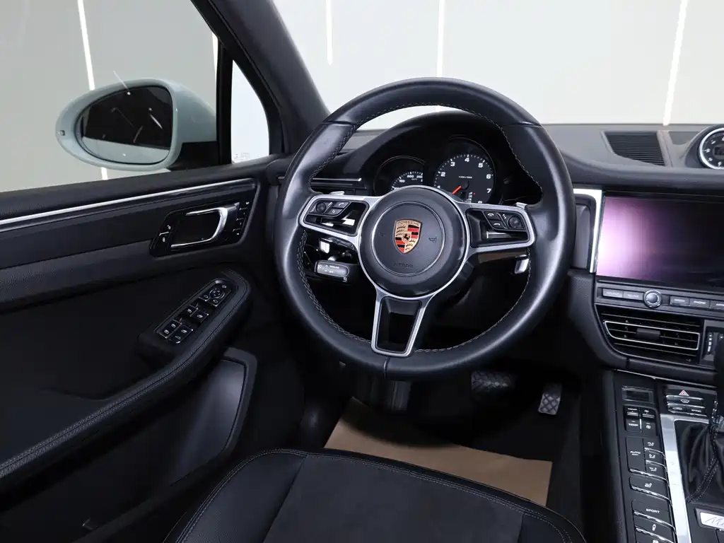 Porsche Macan 2020 — фото 20