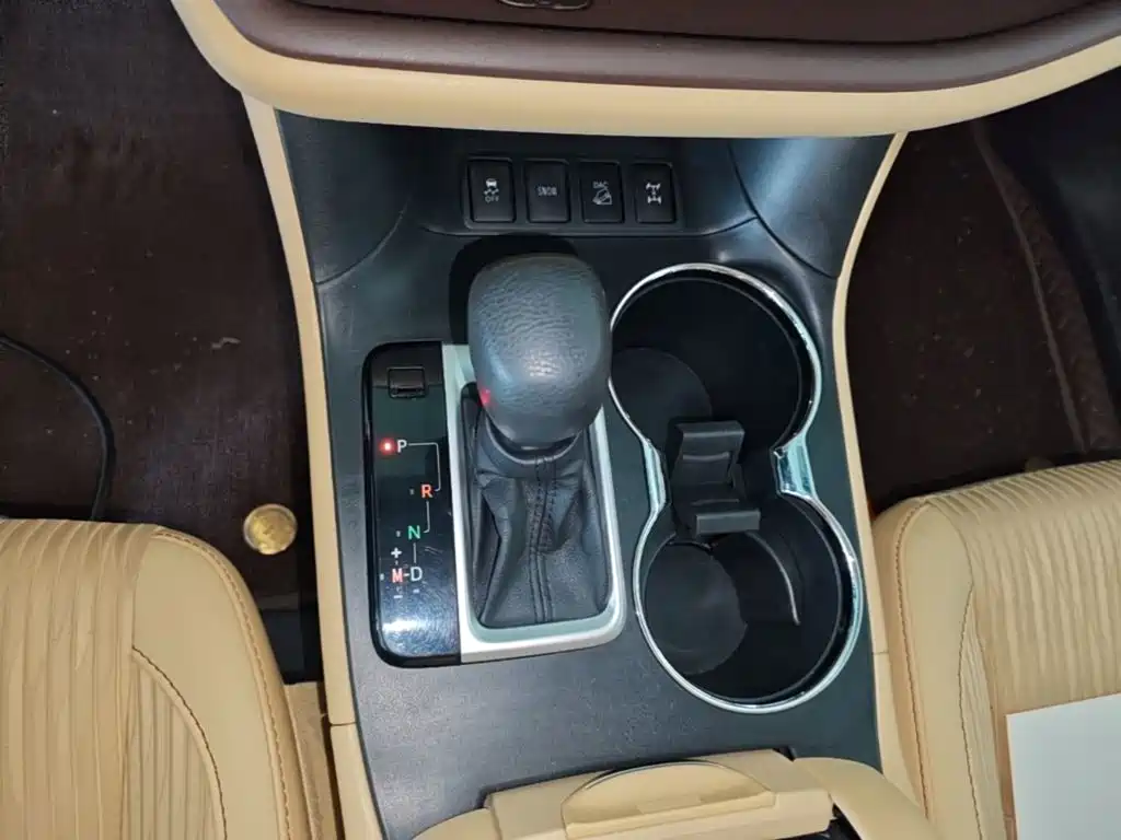 Toyota Highlander 2022 — фото 14