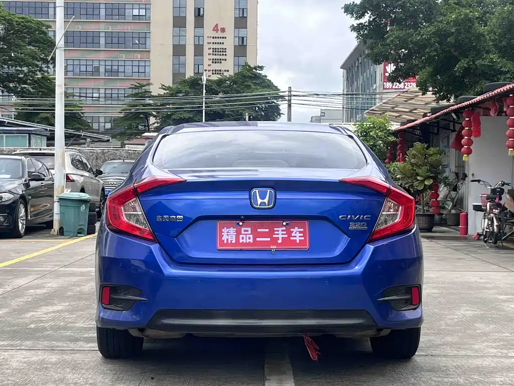 Honda Civic 2018 — фото 8