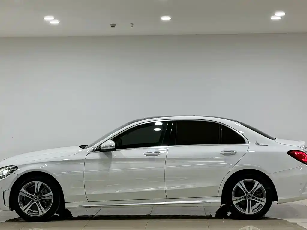 Mercedes-Benz C-Class 2018 — фото 3