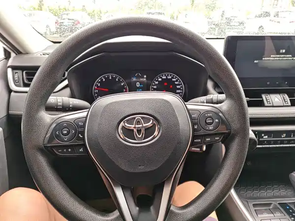 Toyota RAV4 2024