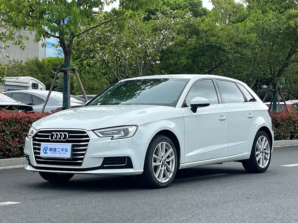 Audi A3 2020 — фото 1