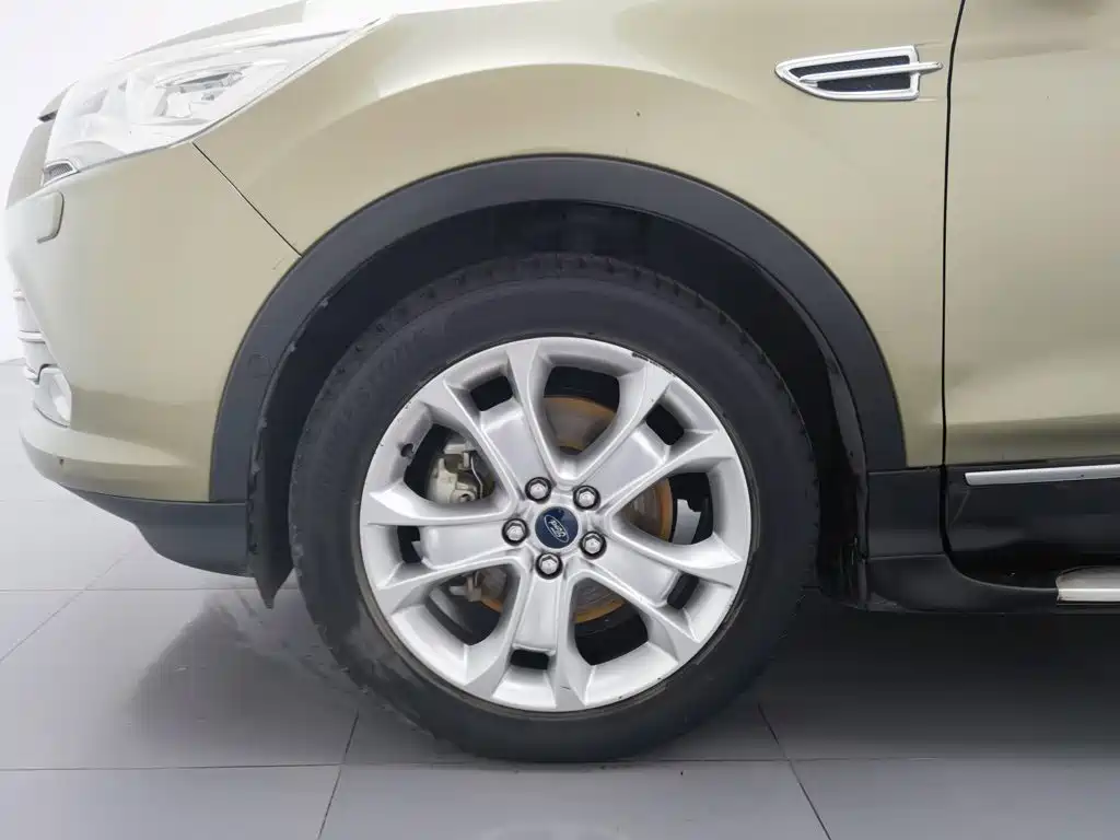 Ford Kuga 2014 — фото 17