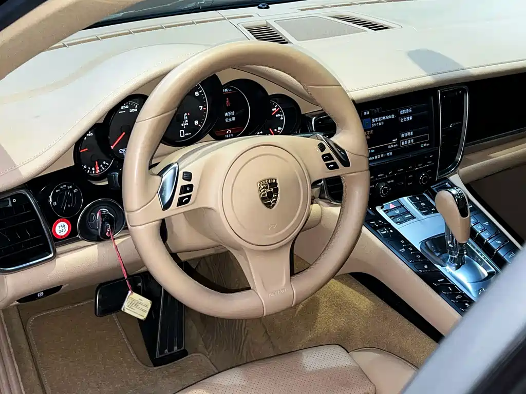 Porsche Panamera 2013 — фото 10
