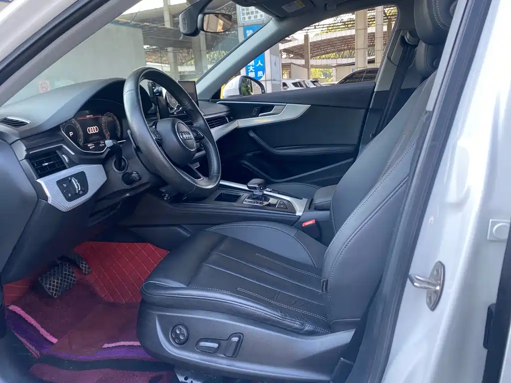 Audi A4L 2021