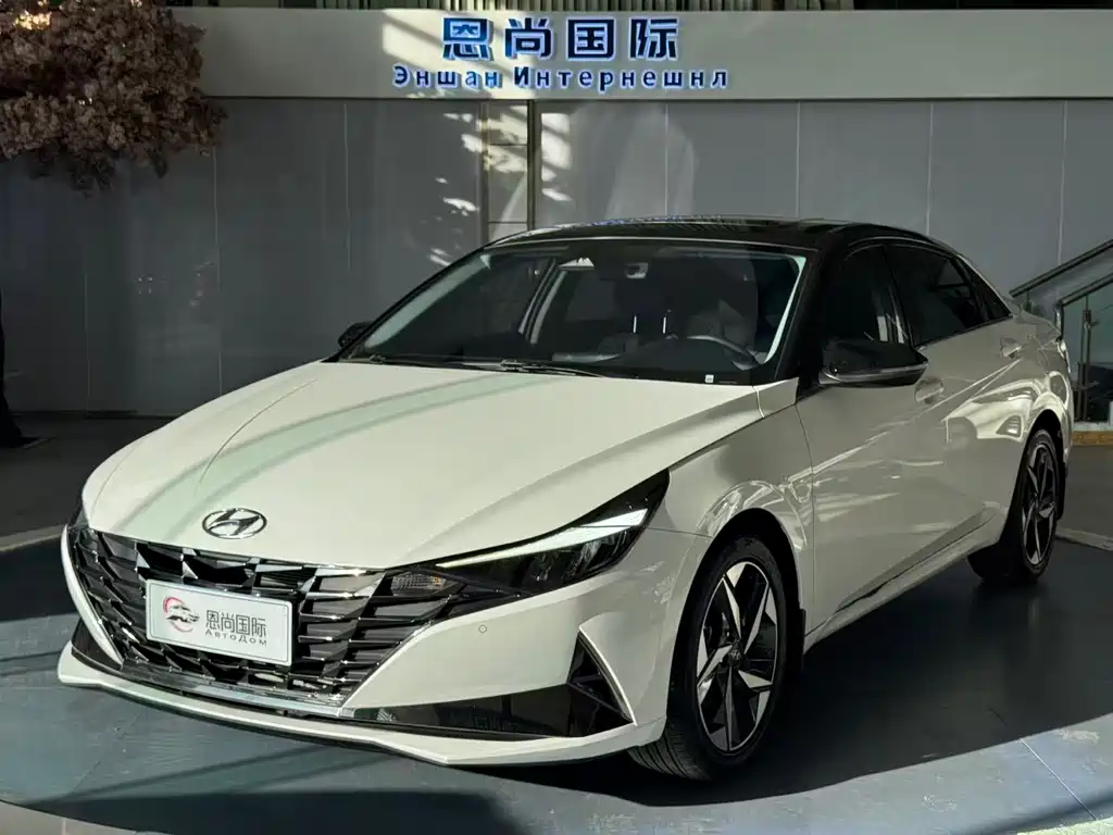 Hyundai Elantra 2022
