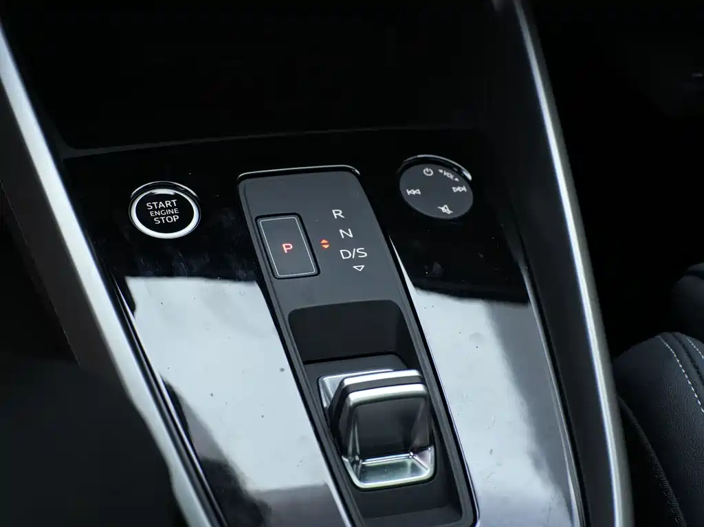 Audi A3 2023 — фото 10