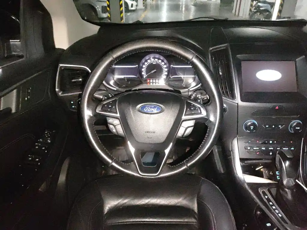 Ford Edge 2018 — фото 3