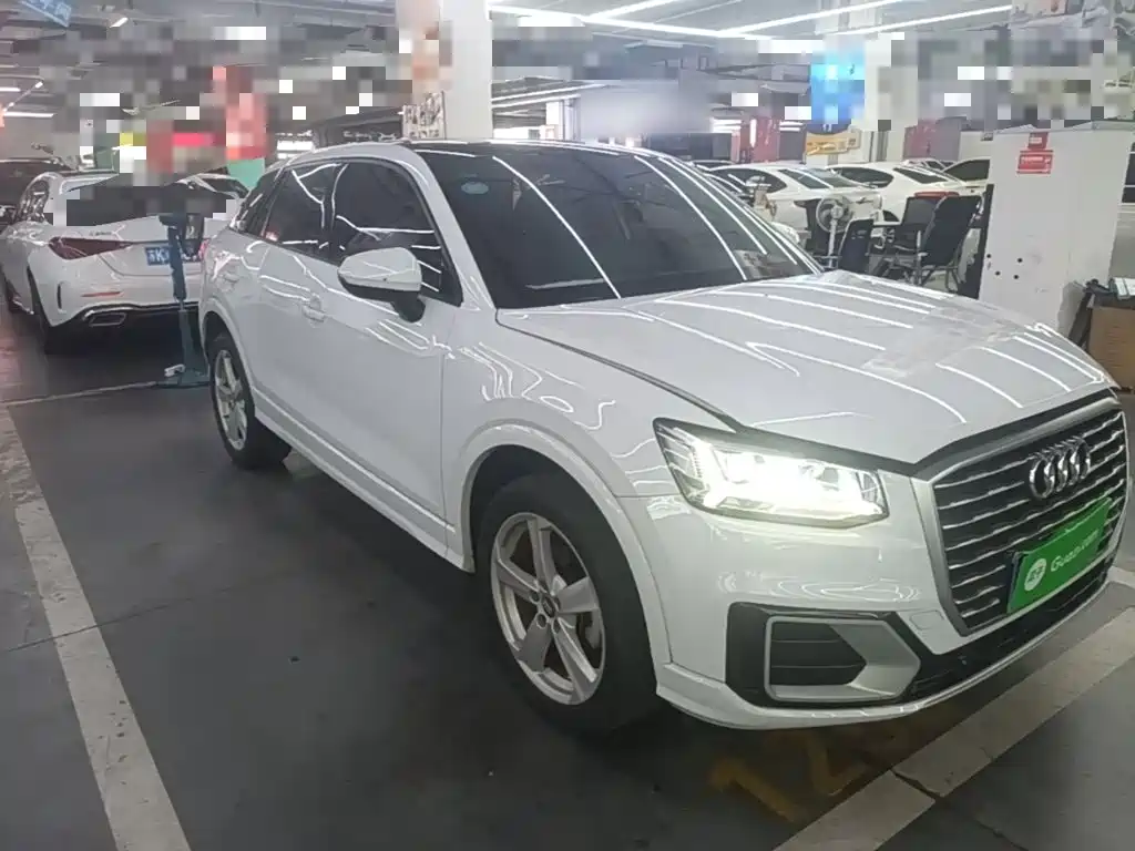 Audi Q2L 2020