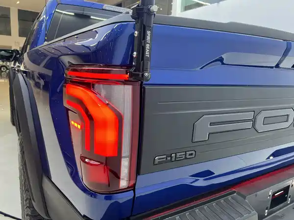 Ford F-150 Raptor 2023