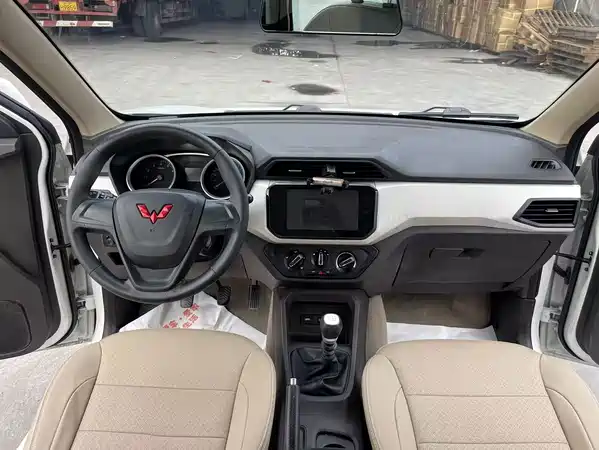 Wuling Hongguang 2024