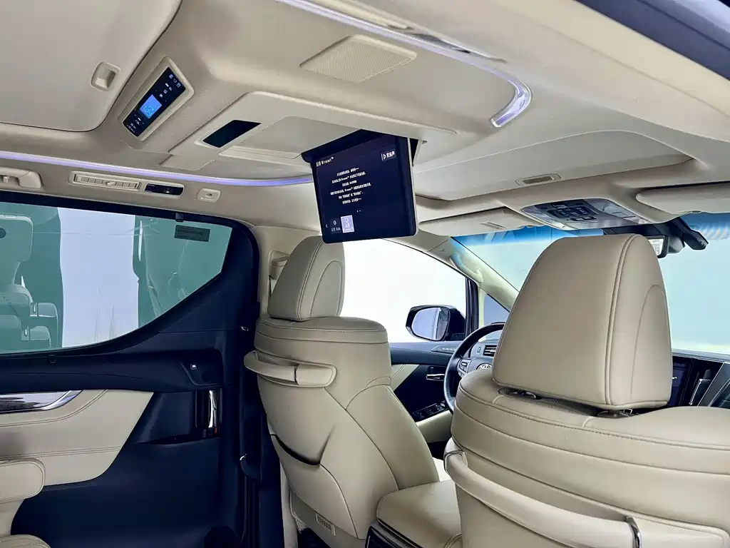 Toyota Alphard 2023 — фото 24