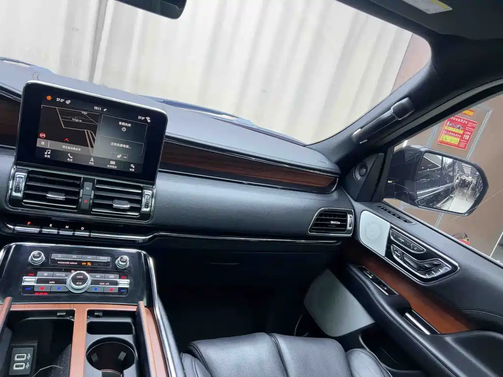 Lincoln Navigator 2018 — фото 14
