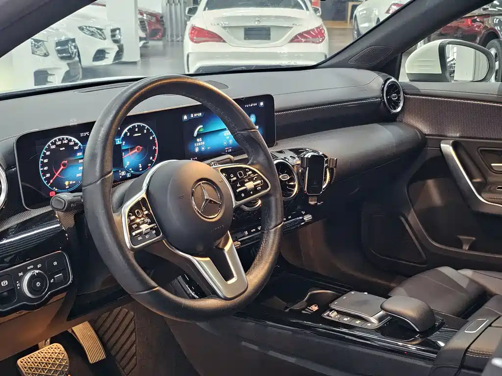 Mercedes-Benz A-Class 2020 — фото 8