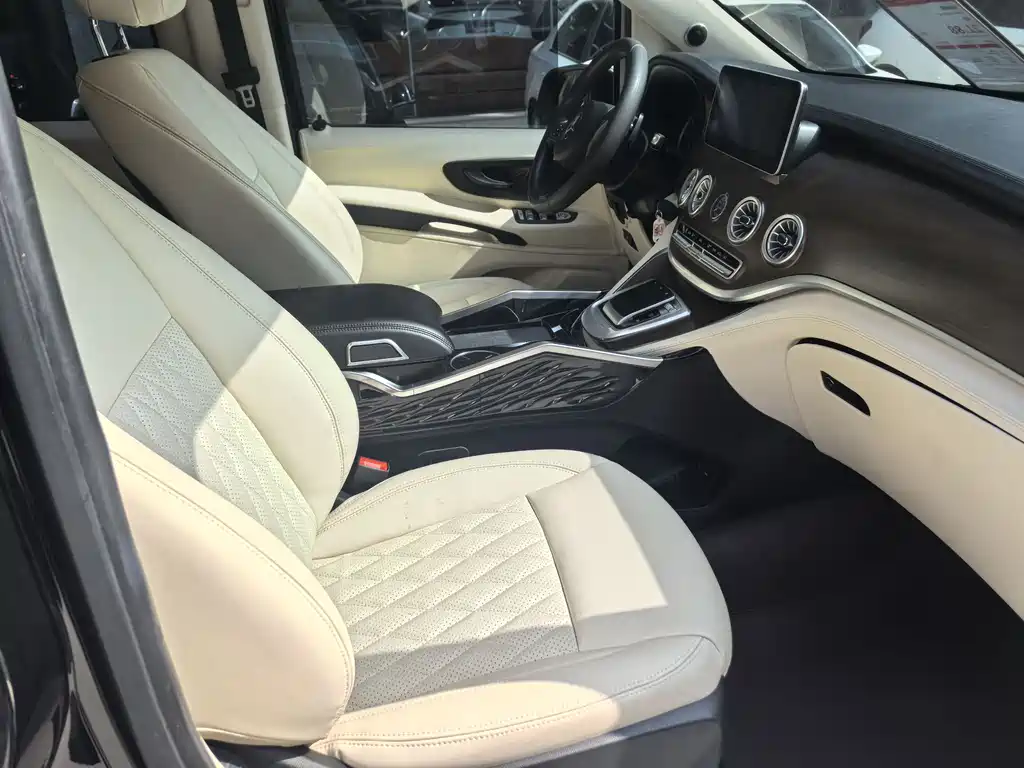 Mercedes-Benz Vito 2023 — фото 10