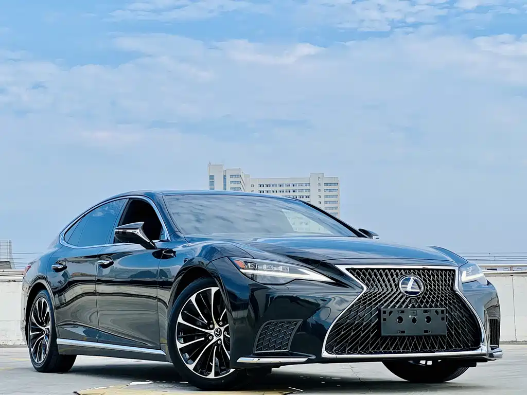 Lexus LS 2021