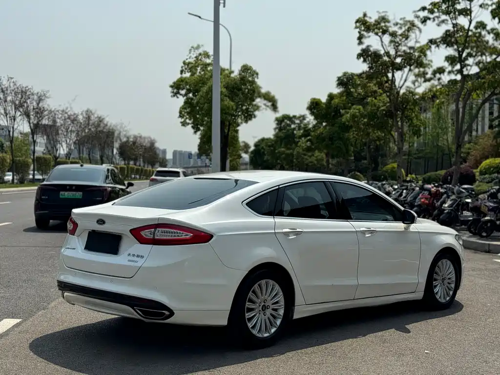 Ford Mondeo 2016 — фото 15