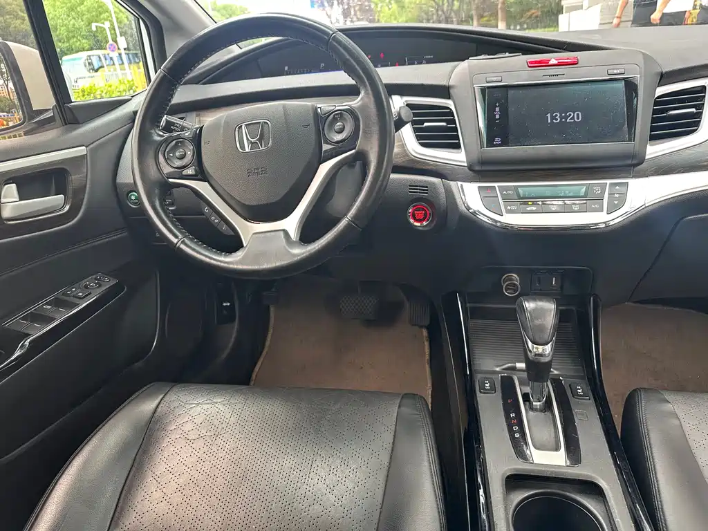 Honda Jade 2017 — фото 9